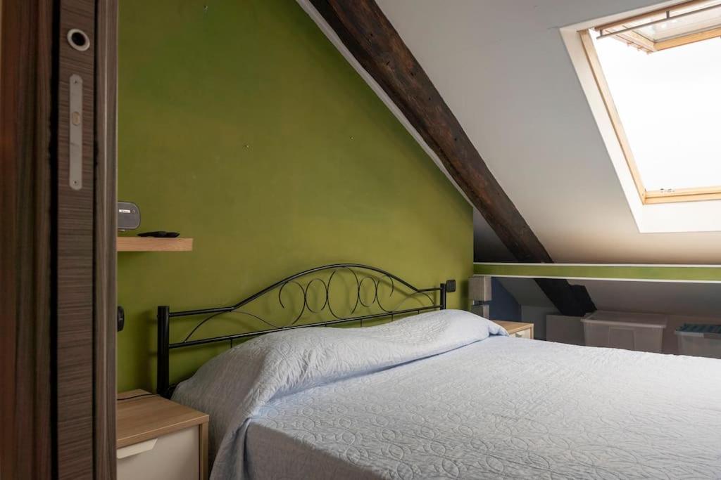 Cozy Attic In The Center *